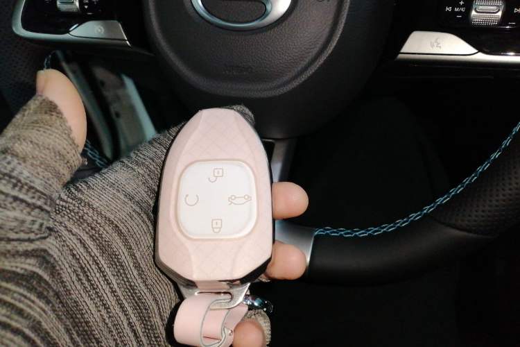 Used GAC Trumpchi GS3 2025 Shadow Speed 270T Enjoyment Edition Soaring to New Heights Vehicle Key