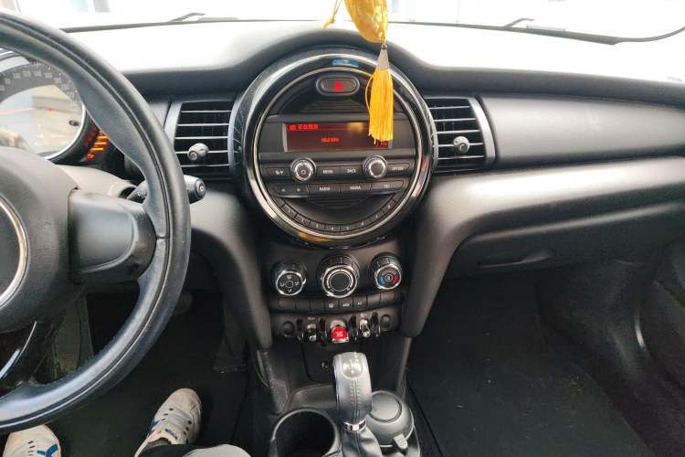 Used MINI 2014 1.2T ONE
