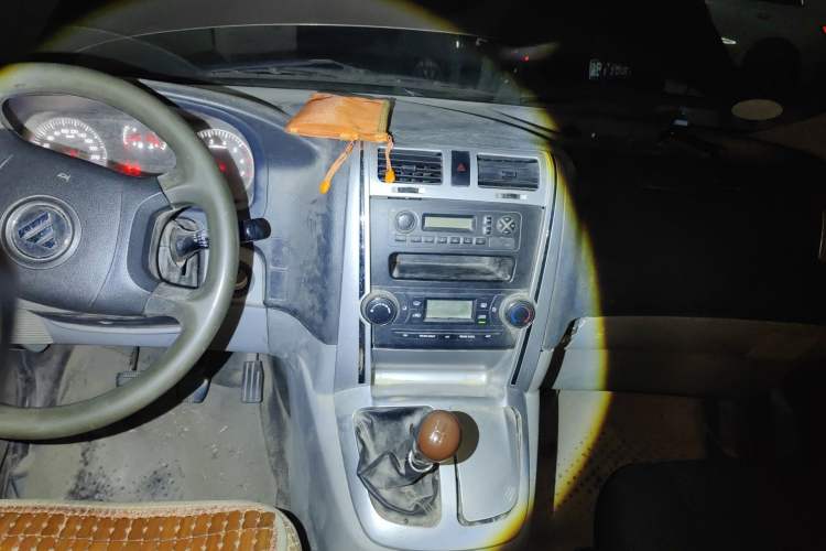 Used Foton Scenic G5 2020 2.0L Long-Wheelbase Flat-Roof 6-Seater Multi-Purpose Passenger Vehicle 1TZS Audio And AC Panel