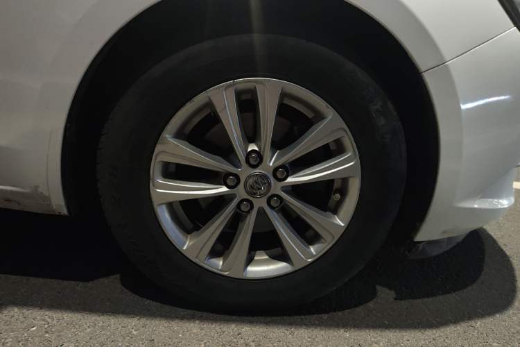 Used Buick GT 2017 15N Manual Entry-Level Trim