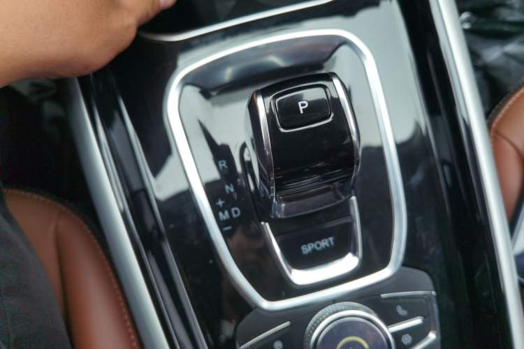 Used EXEED Lingyun 2019 1.6T Two-Wheel Drive Diamond Edition