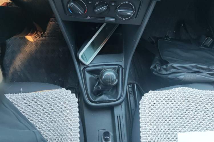 Used Volkswagen Santana 2013 1.6L Manual Fashion Edition Gear Lever