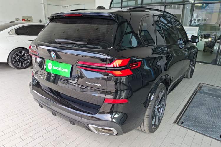 Used BMW X5 2023 xDrive 30Li Luxury M Sport Night Edition Package
