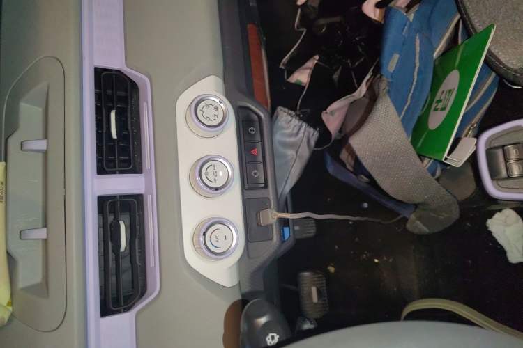 Used Chery QQ Ice Cream 2022 170km Sundae Phosphate Lithium-Ion