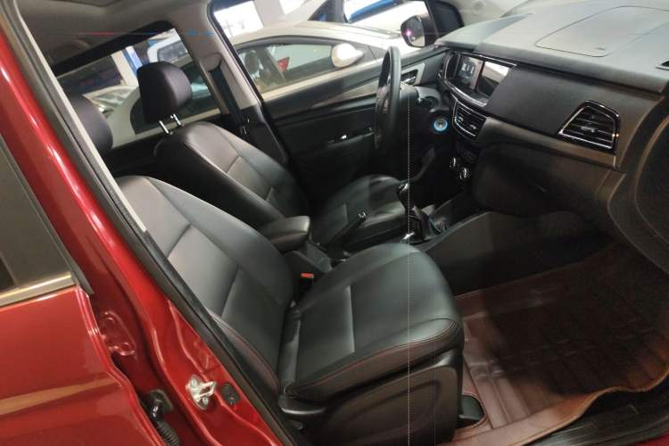 Used CHANGAN KAICHENG Oushang A600 2016 1.5L Manual Luxury 7-Seater Right Front Seat