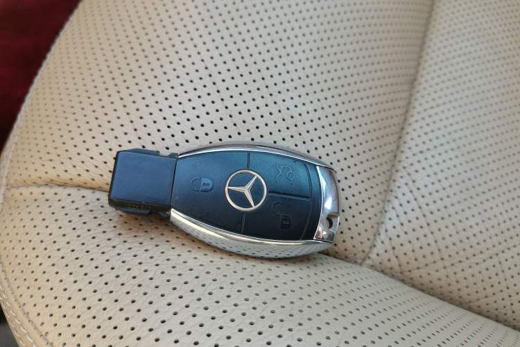 Used Mercedes-Benz S-Class 2010 S 350 L 4MATIC Vehicle Key