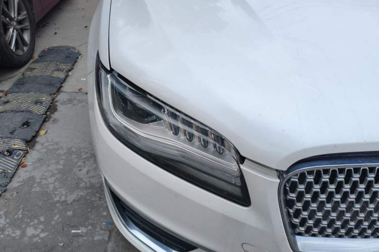 Used Lincoln MKZ 2018 2.0T Premium Edition
