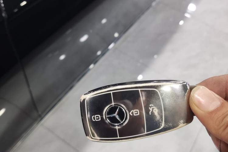 Used Mercedes-Benz E-Class 2022 Second Facelift E 300 L Fashion Edition
