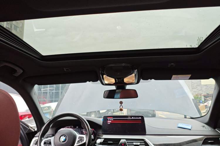 Used BMW 5 Series 2021 Facelifted 525Li M Sport Package
