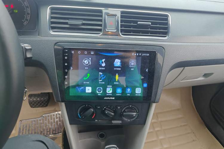 Used Skoda Rapid 2015 1.6L Automatic Smart Selection Model