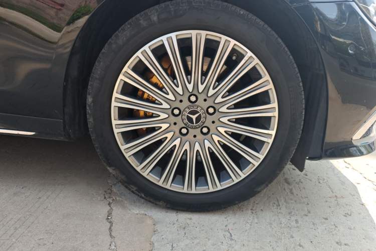 Used Mercedes-Benz E-Class 2021 E 260 L Sport Edition Right Front Wheel Hub