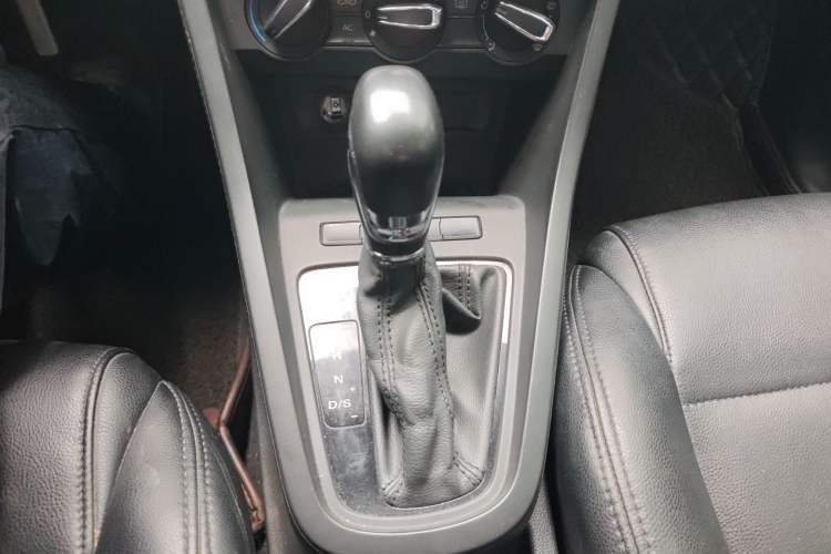 Used MG 3 2017 1.5L Automatic Smart Connect Elite Edition Gear Lever