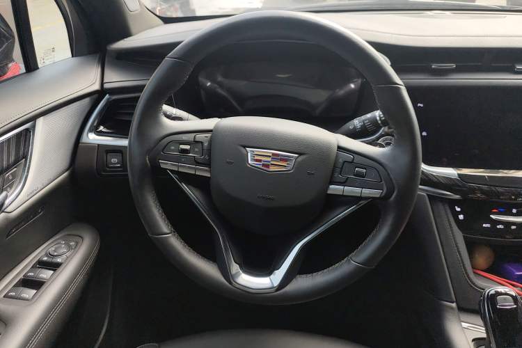 Used Cadillac XT6 2025 2.0T Six-Seater Four-Wheel-Drive Luxury Executive Classic Edition Steering Wheel