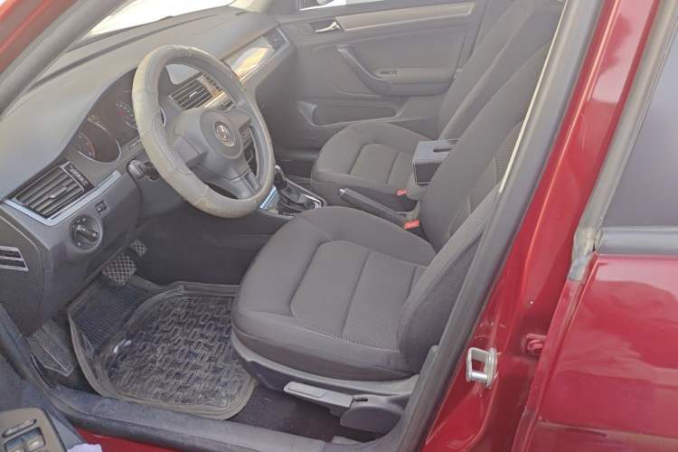 Used Volkswagen Bora 2013 1.6L Automatic Fashion Model