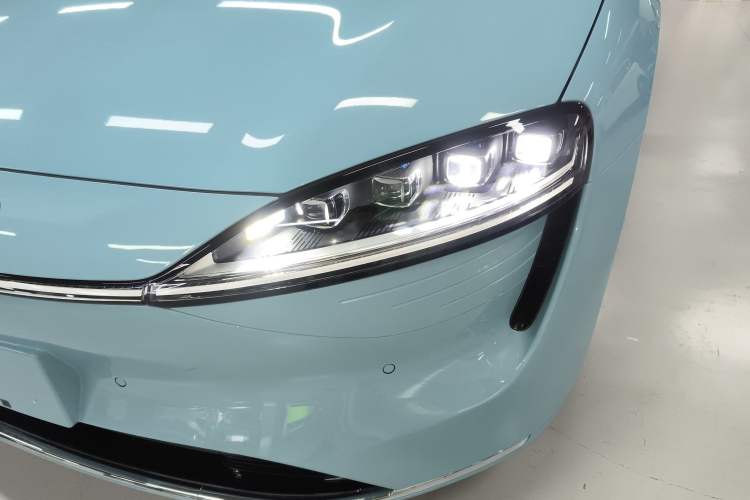 Used Hima Luxeed S7 2024 Ultra Four-Wheel Drive Flagship Edition Left Front Headlight