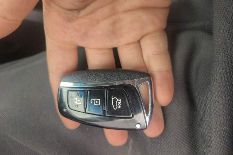 Used Hyundai Grand SantaFe 2013 2.2T 7-Seater Four-Wheel-Drive Flagship Edition Vehicle Key