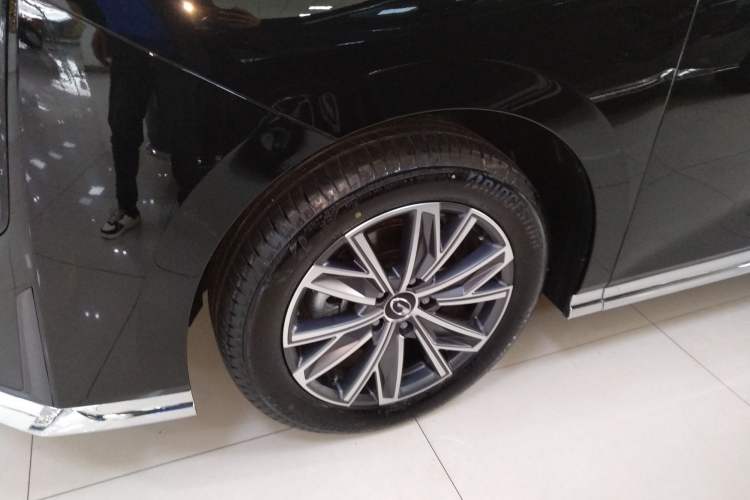 Used GAC Trumpchi M8 2024 Master Series 400T Prestige Edition Exterior 4