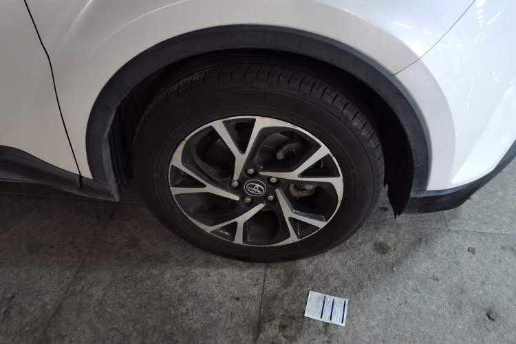 Used Toyota C-HR 2018 2.0L Luxury Edition China V Standard Right Front Wheel Hub