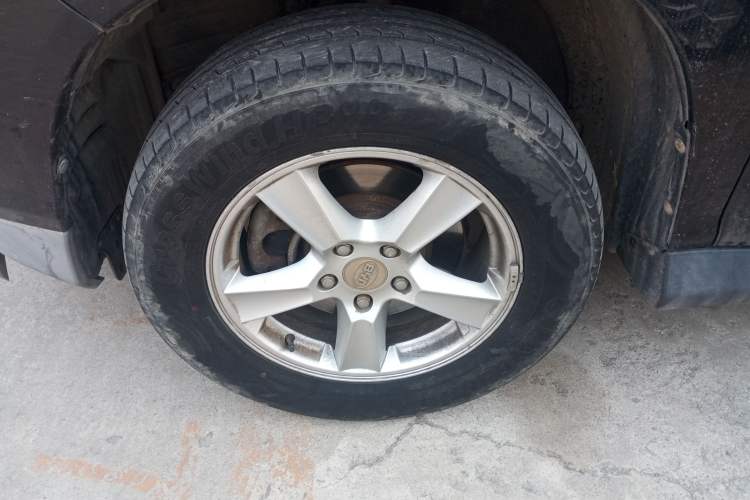 Used BYD S6 2014 2.0L Manual Luxury 5-Seater