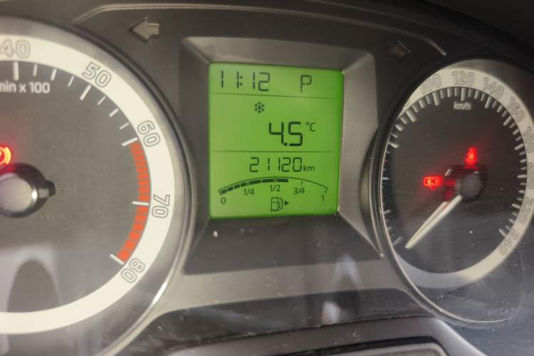 Used Skoda Fabia 2017 1.4L Automatic Car Enjoy Edition
