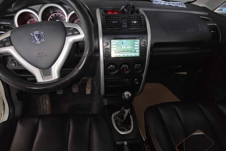 Used CHANGAN CX20 2014 1.4L Manual Sport Edition China V Standard Audio And AC Panel