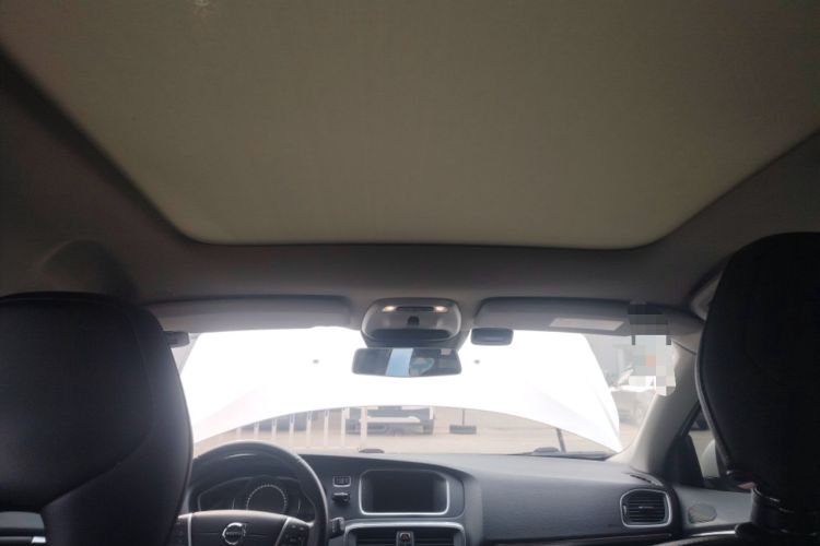 Used Volvo V40 2017 T3 Zhiyi Edition