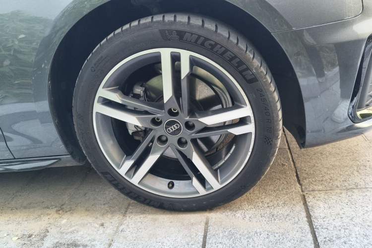 Used Audi A4L 2022 40 TFSI Luxury Dynamic Model
