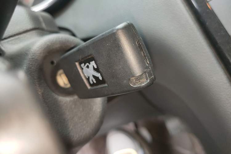 Used Peugeot 408 2013 2.0L Automatic Comfort Edition
