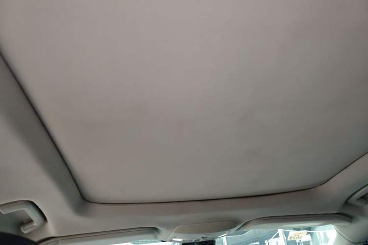 Used Ford Edge 2015 2.0T GTDi 4x4 High-Grade Model Headliner