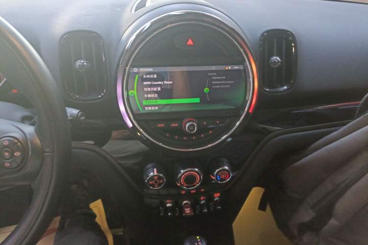 Used MINI Countryman 2018 1.5T COOPER ALL4 Classic Edition Audio And AC Panel