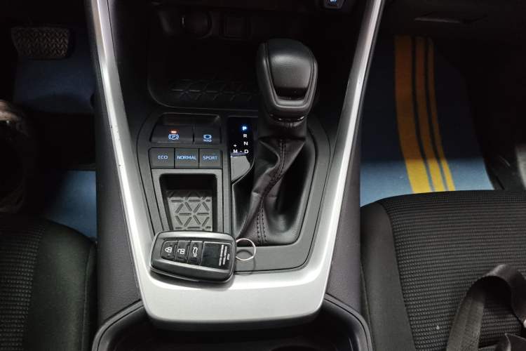 Used Toyota RAV4 2022 2.0L CVT Two-Wheel Drive Urban Edition