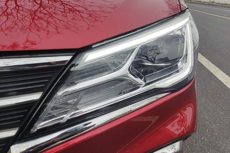 Used Roewe i5 2020 1.5L Automatic 4G Connect Luxury Flagship Edition Left Front Headlight