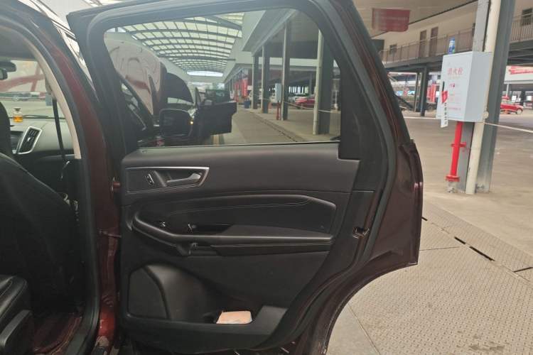 Used Ford Edge 2018 EcoBoost 245 Four-Wheel Drive Titanium 7-Seater
