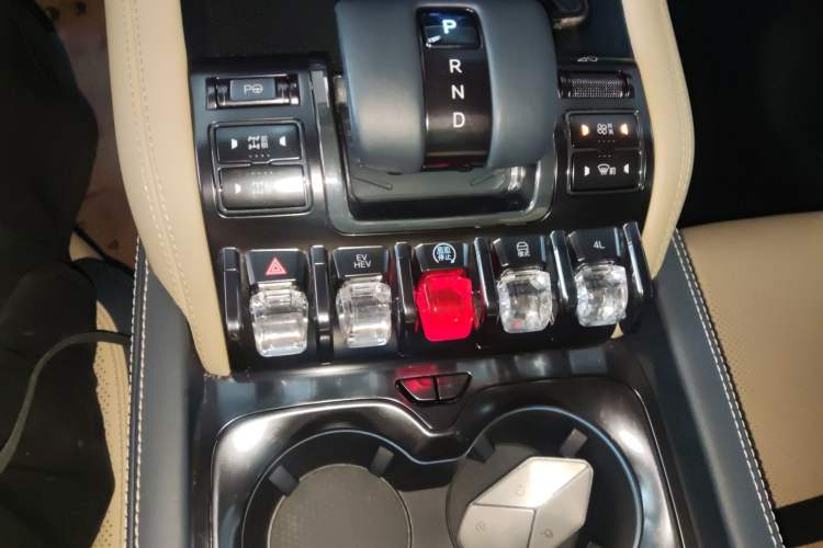 Used Formula Leopard 5 2023 Navigator Edition
