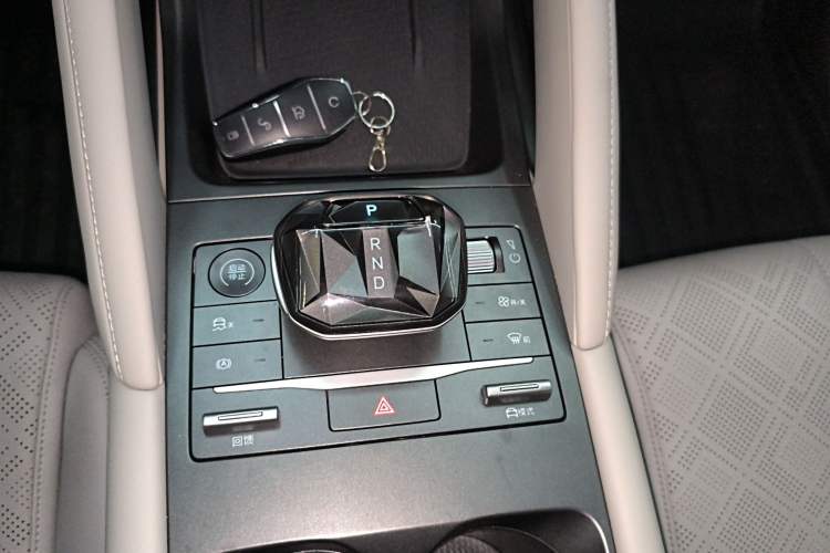 Used BYD Yuan UP 2024 401KM Leading Edition