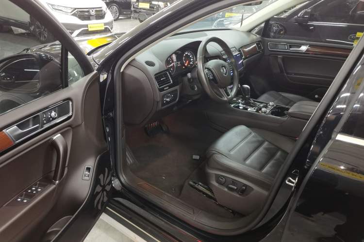 Used Volkswagen Touareg 2017 3.0 TSI Touareg Model Driver Seat