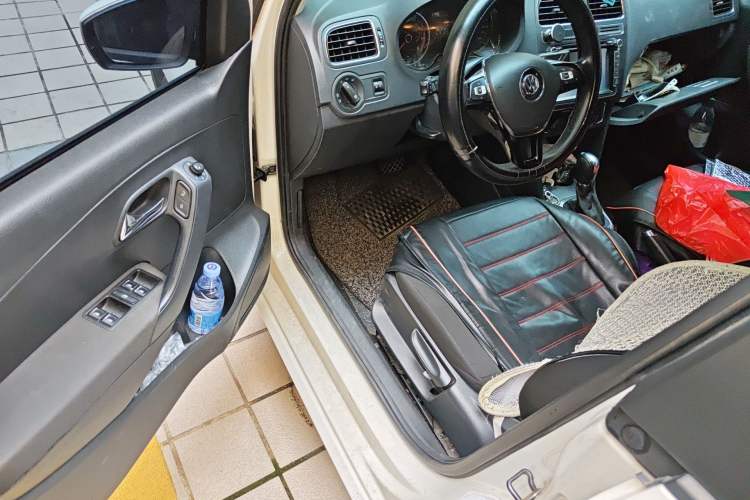 Used Volkswagen Polo 2016 1.6L Automatic Comfort Model