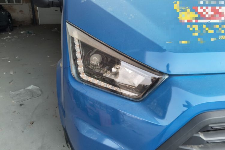 Used JMC Transit 2019 2.8T Commercial Version Short Wheelbase Mid-Roof 3-Seater China VI Standard JX493