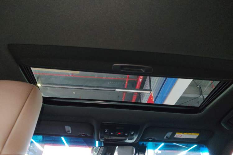 Used Lexus ES 2022 300h Deluxe Edition
