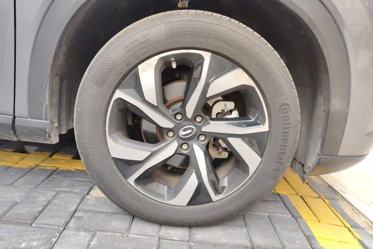 Used GAC Trumpchi GS5 2019 270T Automatic Luxury Edition Right Front Wheel Hub