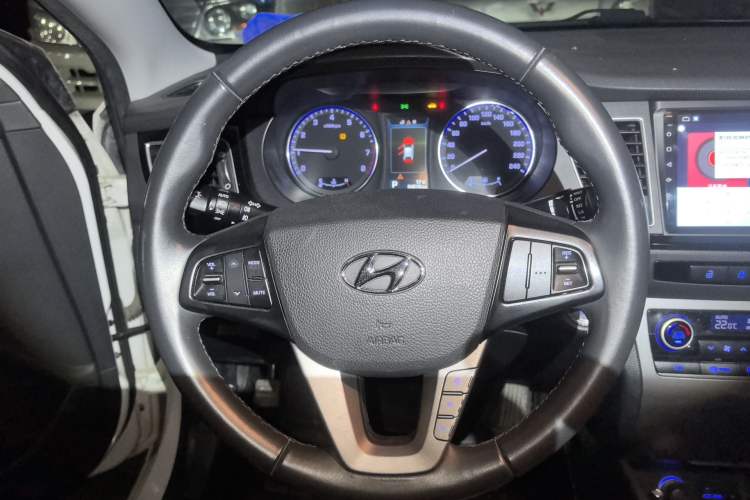 Used Hyundai Mistra 2014 1.8L Automatic Deluxe DLX Model Steering Wheel