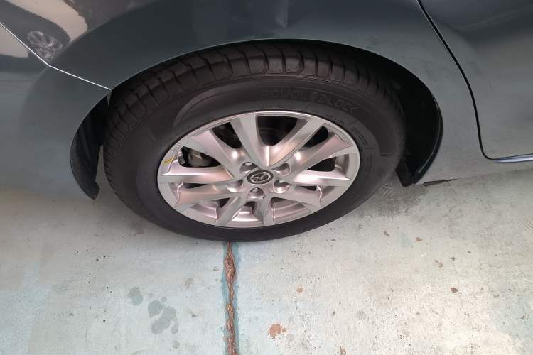 Used Mazda 3 Axela 2017 Sedan 1.5L Automatic Comfort Model Emission Standard China V
