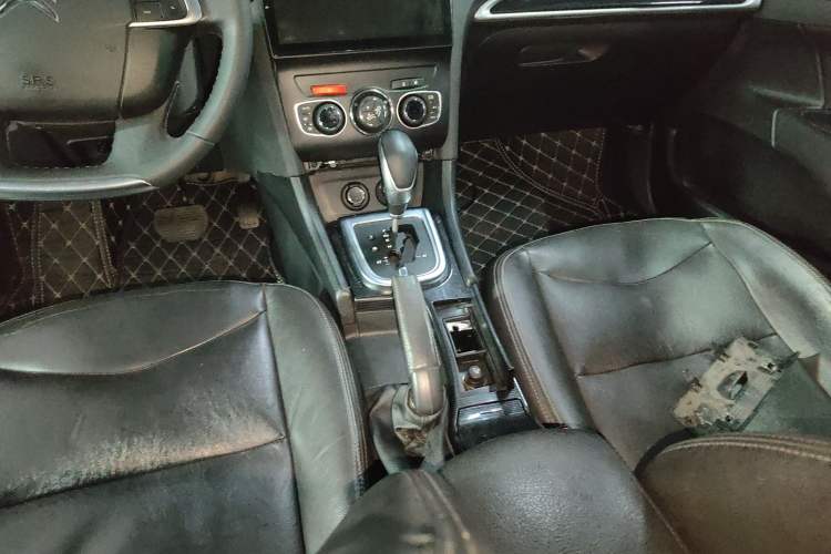 Used Citroen C4L 2014 1.6THP Intelligent Drive Automatic Dynamic Model Gear Lever