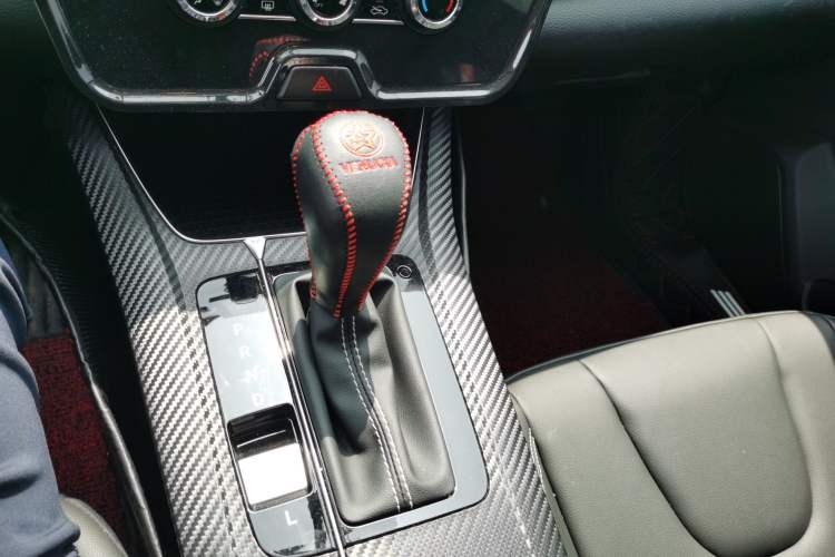 Used Venucia D60 2023 PLUS 1.6L XE CVT Trendy Edition Gear Lever