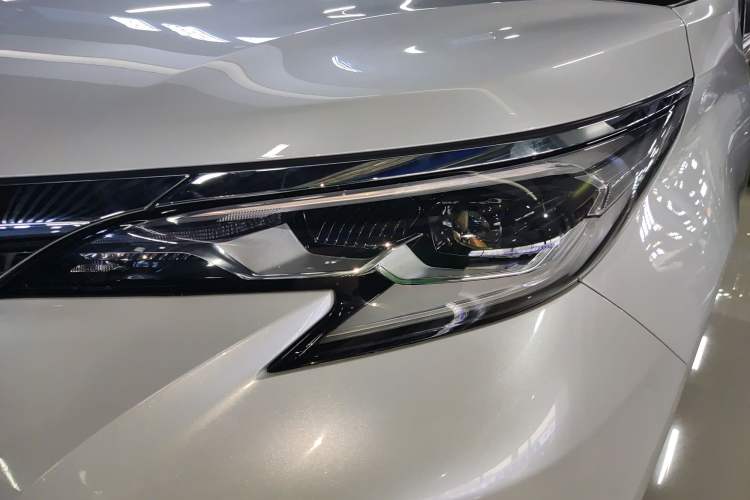 Used Toyota Sienna 2023 2.5L Hybrid Comfort Edition
