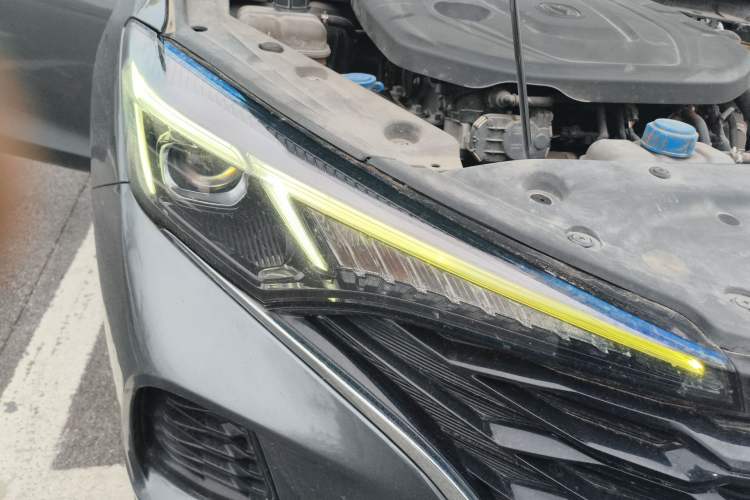 Used CHANGAN Eado 2021 PLUS Blue Whale NE 1.4T GDI DCT Flagship Model Right Front Headlight