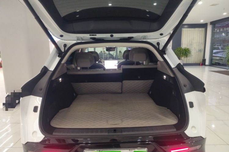 Used Zeekr 7X 2025 100 kWh Long-Range Rear-Wheel Drive with Intelligent Driving Features
