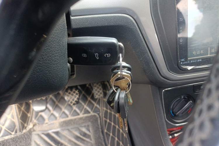 Used Volkswagen Lavida 2015 1.6L Manual Comfort Edition