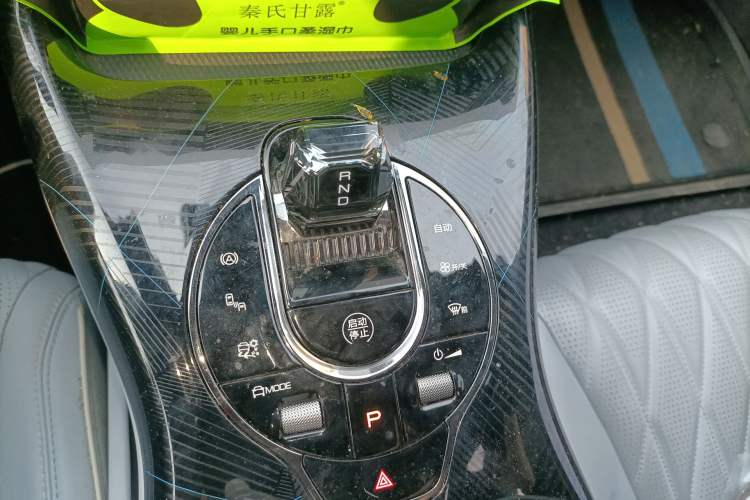 Used BYD Seal 2022 550 km Standard Range Rear-Wheel Drive Prestige Version Gear Lever