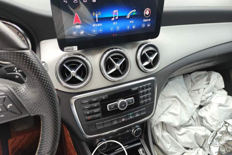 Used Mercedes-Benz GLA 2015 GLA 200 Fashion Model
